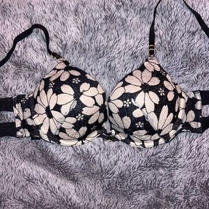 Victoria Secret 34B